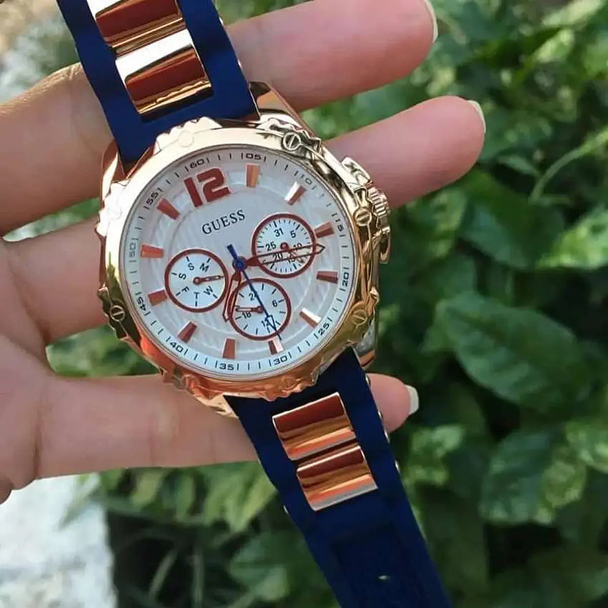 w0325l8-guess-watch-women-white-dial-rubber-blue-strap-quartz-battery-analog-intrepid-2_10