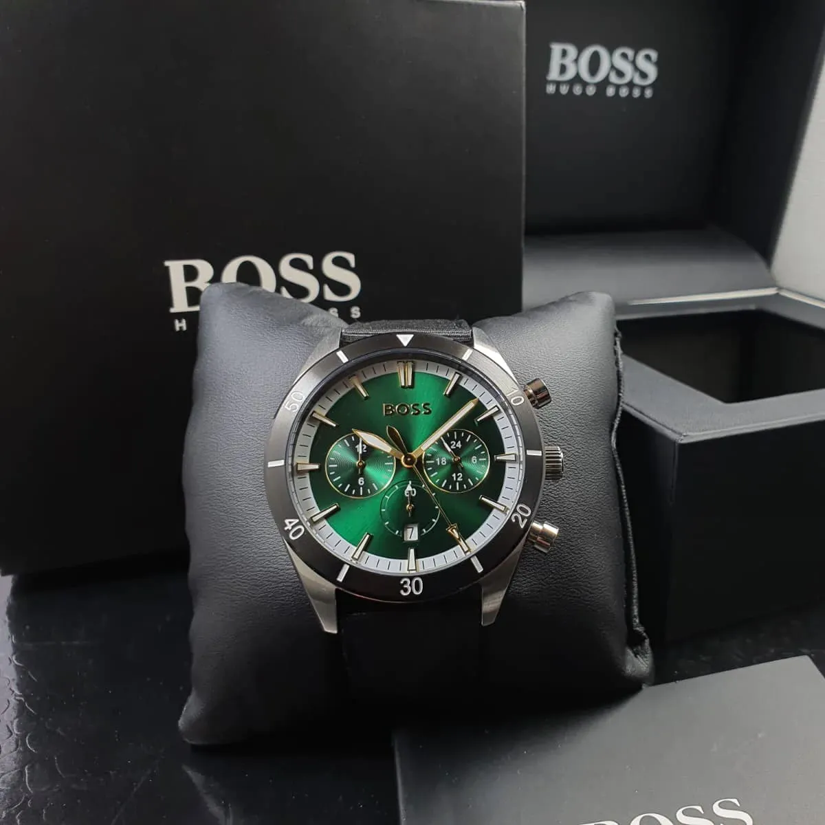 1513936-hugo-boss-watch-men-green-dial-multi-black-strap-quartz-battery-analog-chronograph-santiago_9