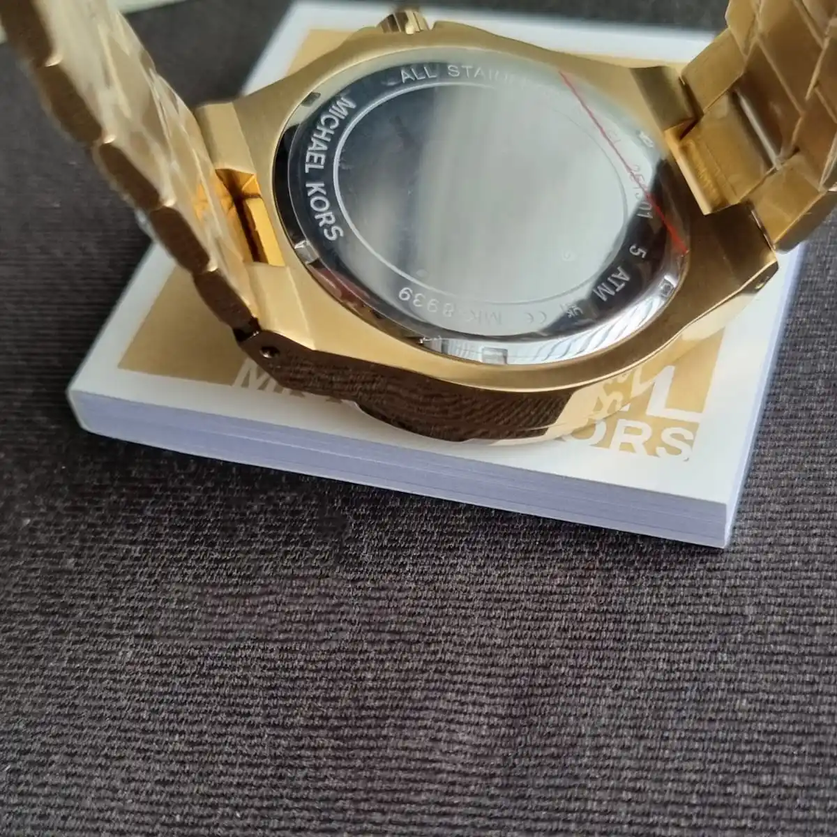 michael-kors-mk8939-watch-men-original-gold-dial-golden-metal-strap-round-battery-mk-logo-egypt_5