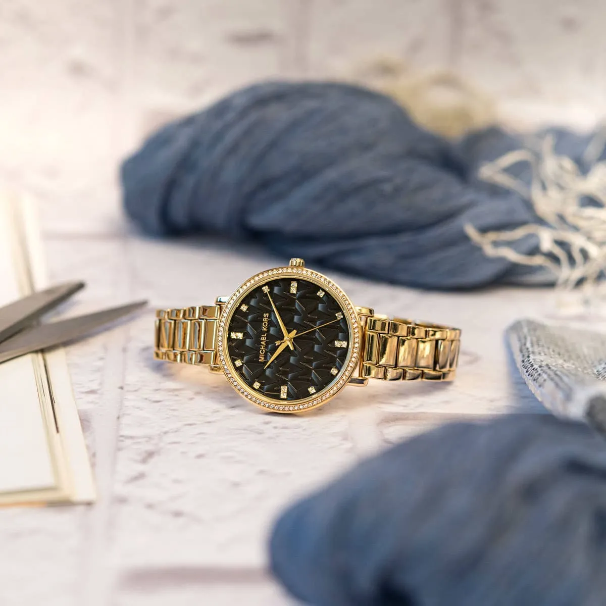 mk4593-michael-kors-watch-women-mk-logo-black-dial-metal-stainless-steel-gold-strap-quartz-battery-analog-three-hand-pyper_11