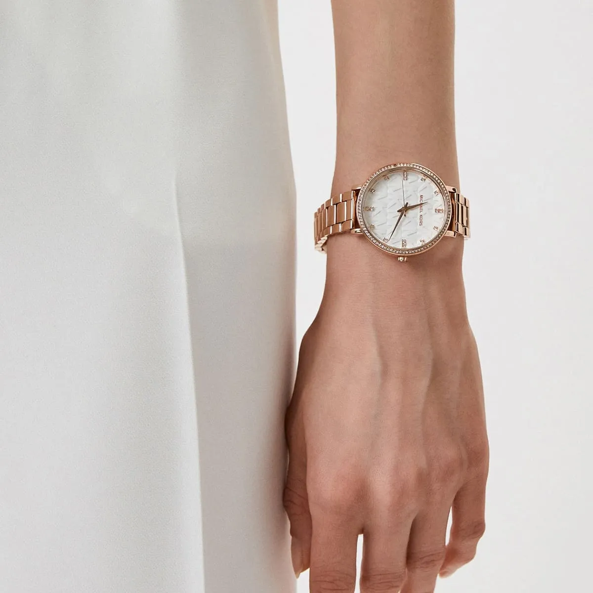 mk4594-michael-kors-watch-women-mk-logo-white-dial-metal-stainless-steel-rose-gold-strap-quartz-battery-analog-three-hand-pyper_8